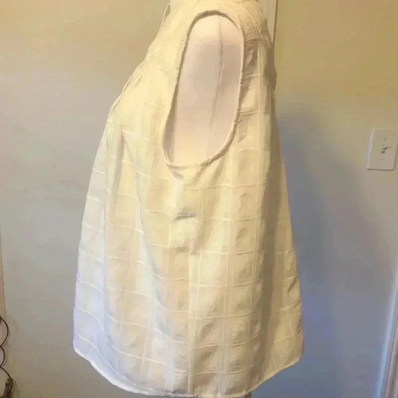 Anthropologie Current Air sleeveless button down top. - Picture 4 of 13